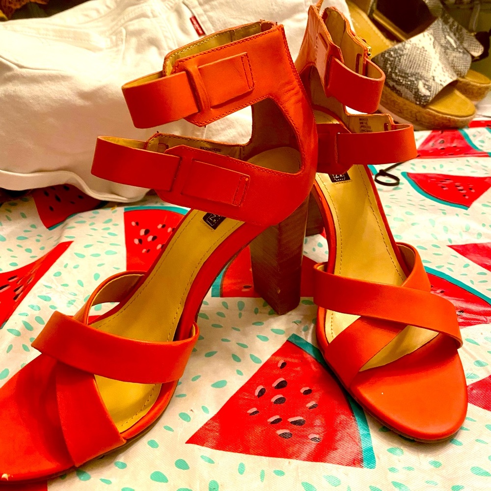 Love these leather coral color